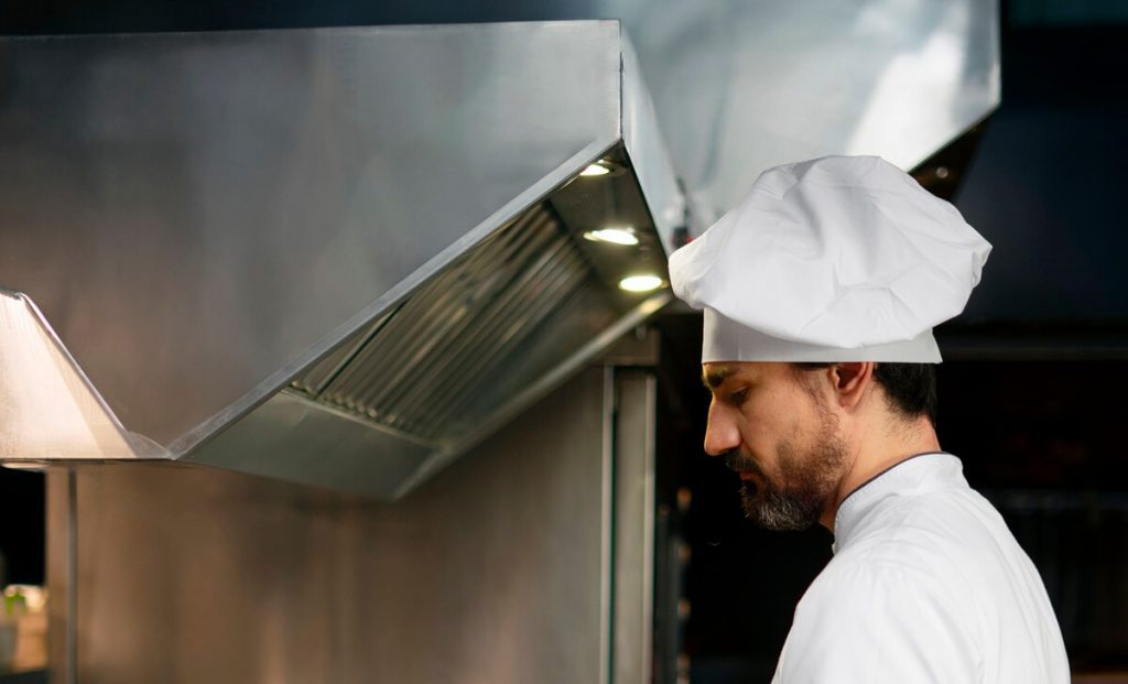 como limpiar campana de cocina industrial restaurante